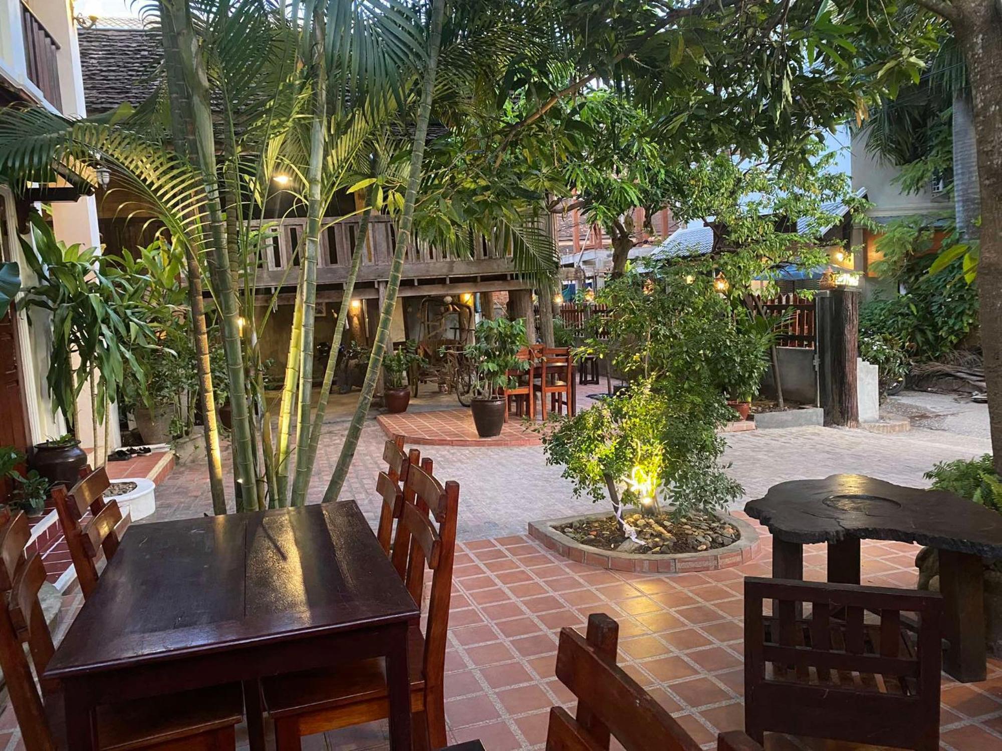 Golden Sun Boutique Hotel 루앙프라방 외부 사진
