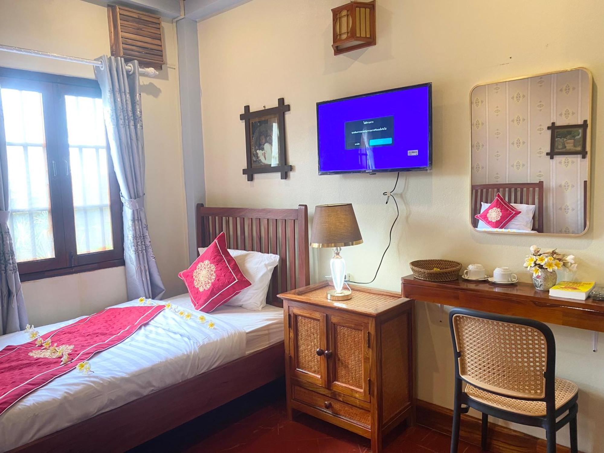 Golden Sun Boutique Hotel 루앙프라방 외부 사진