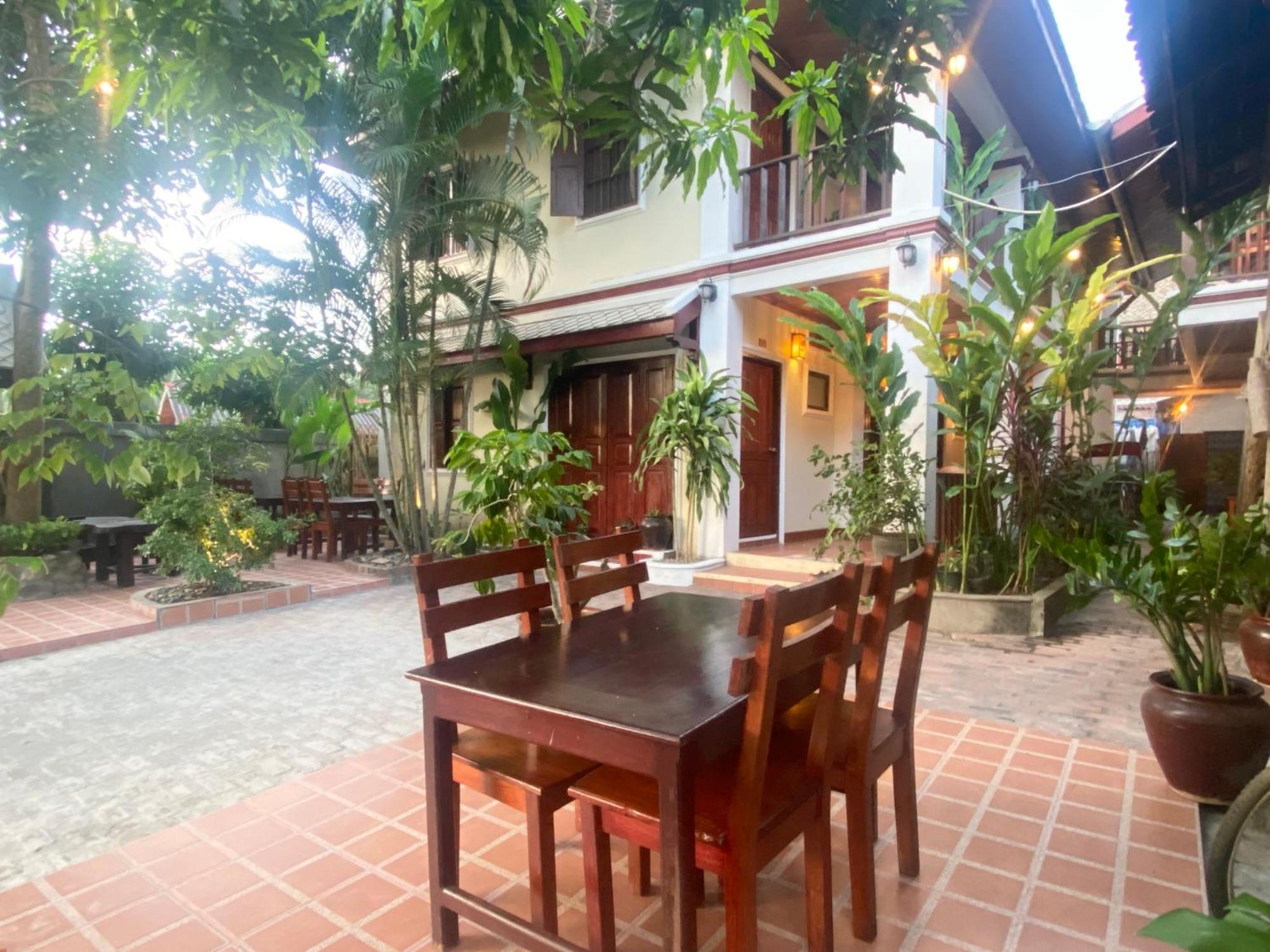 Golden Sun Boutique Hotel 루앙프라방 외부 사진