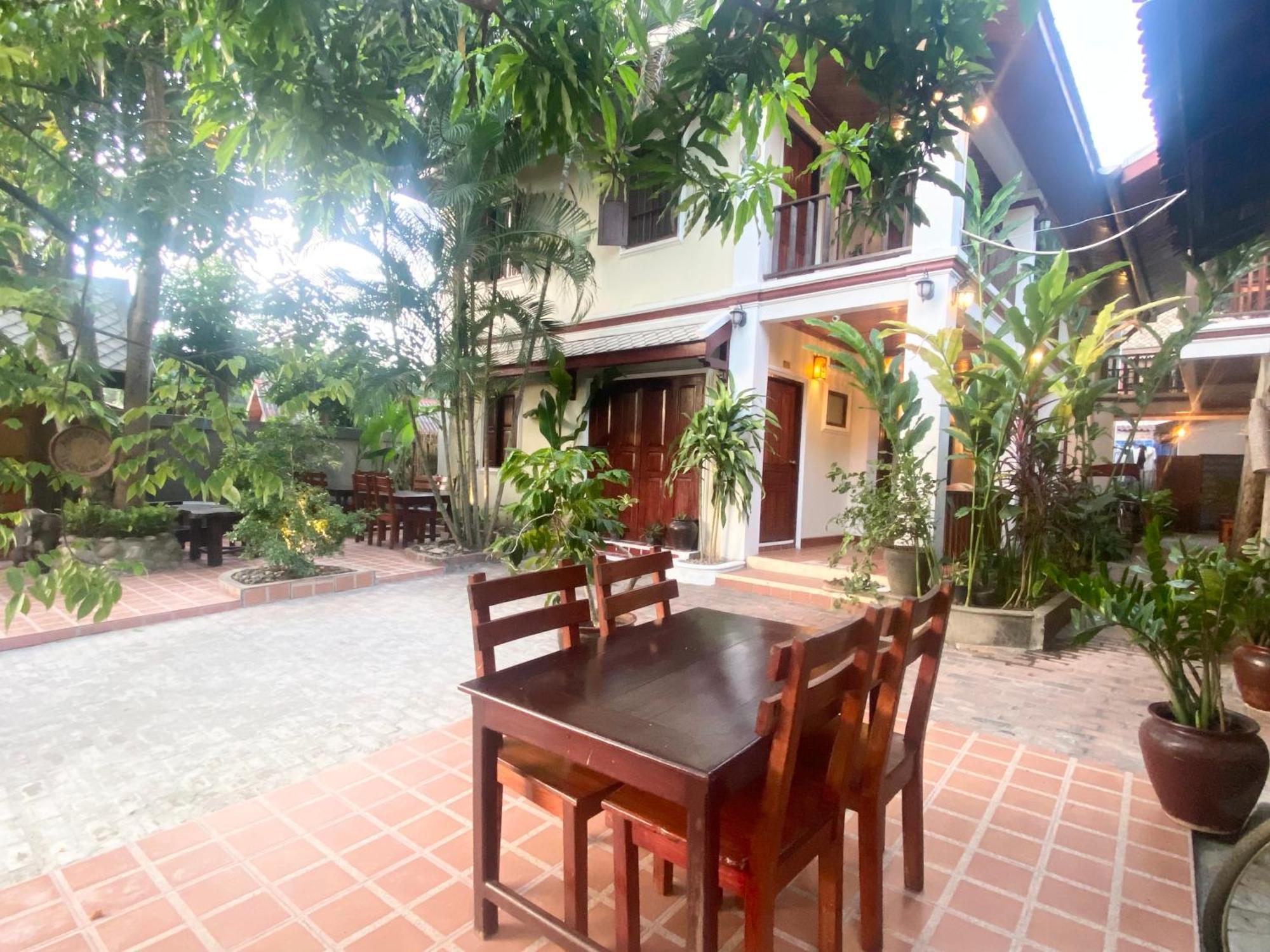 Golden Sun Boutique Hotel 루앙프라방 외부 사진