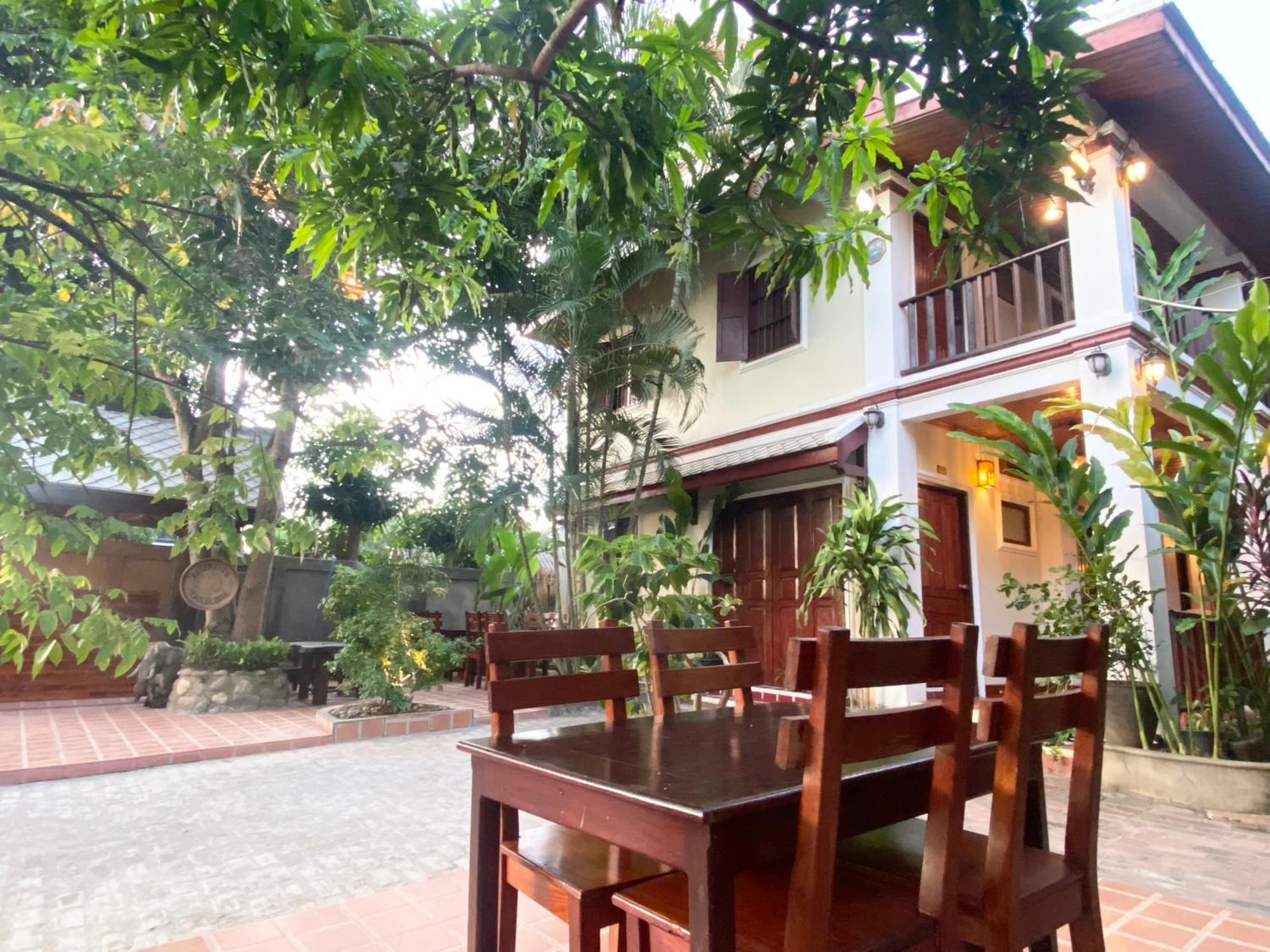 Golden Sun Boutique Hotel 루앙프라방 외부 사진