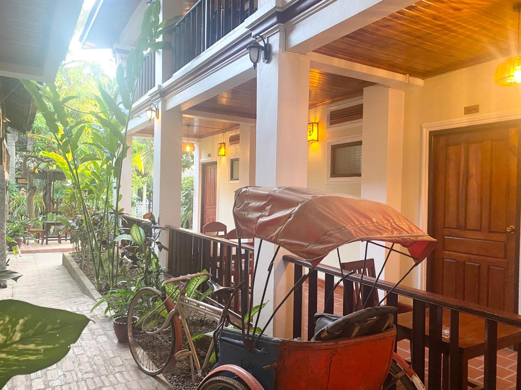 Golden Sun Boutique Hotel 루앙프라방 외부 사진