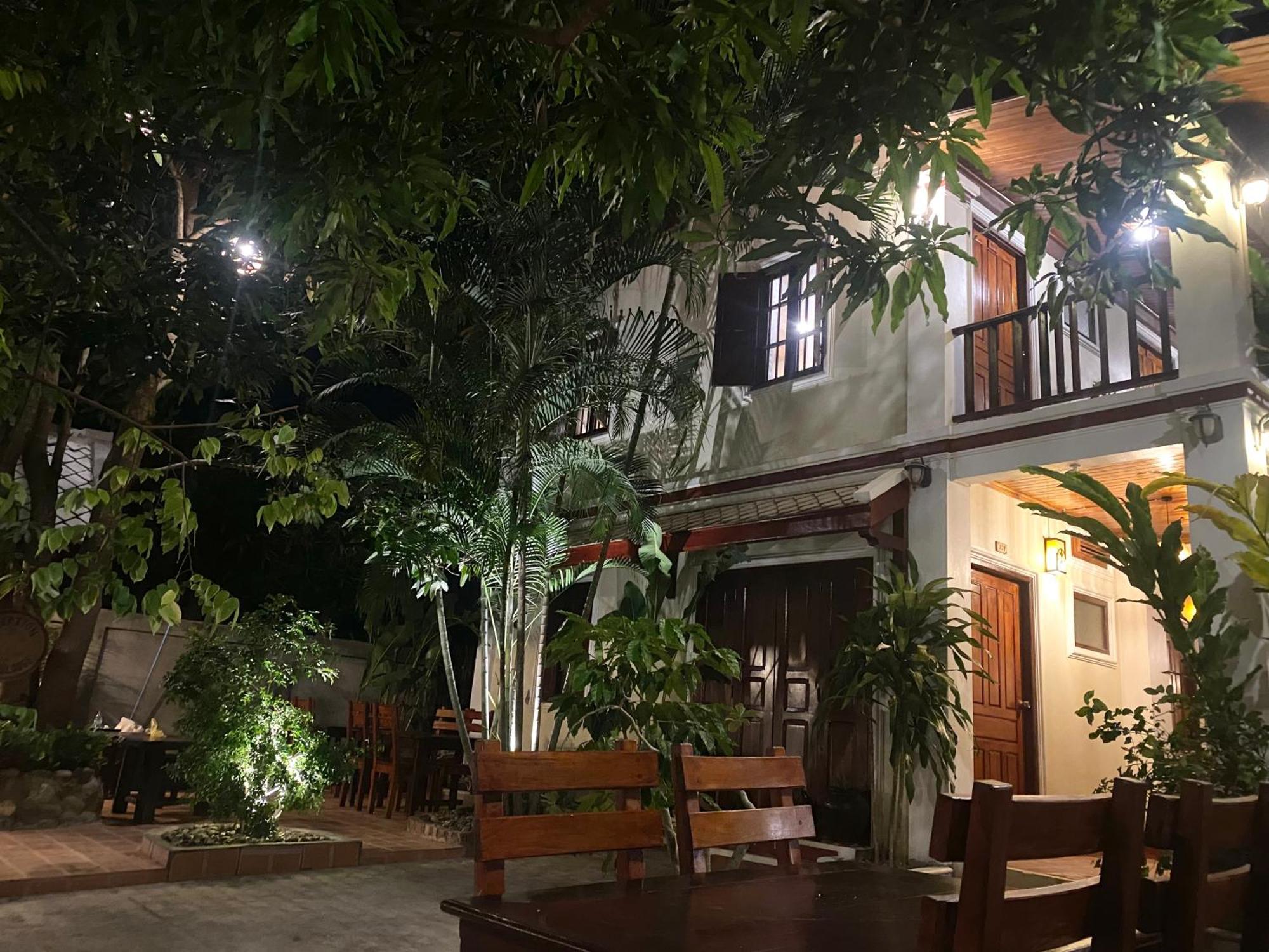 Golden Sun Boutique Hotel 루앙프라방 외부 사진
