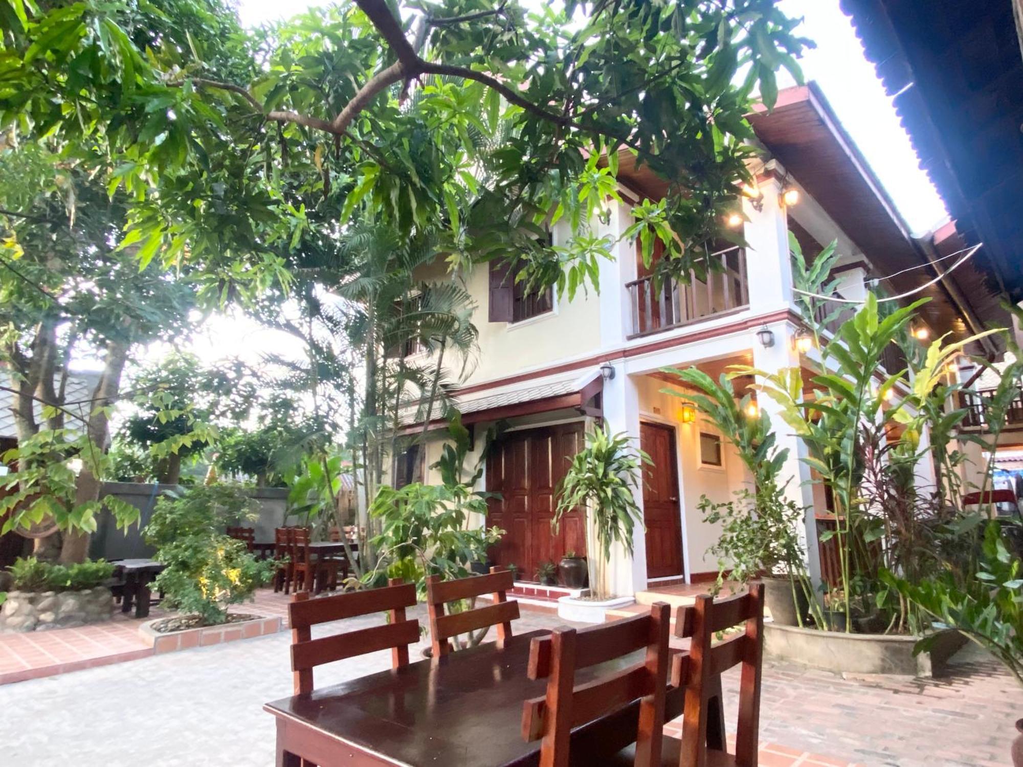 Golden Sun Boutique Hotel 루앙프라방 외부 사진