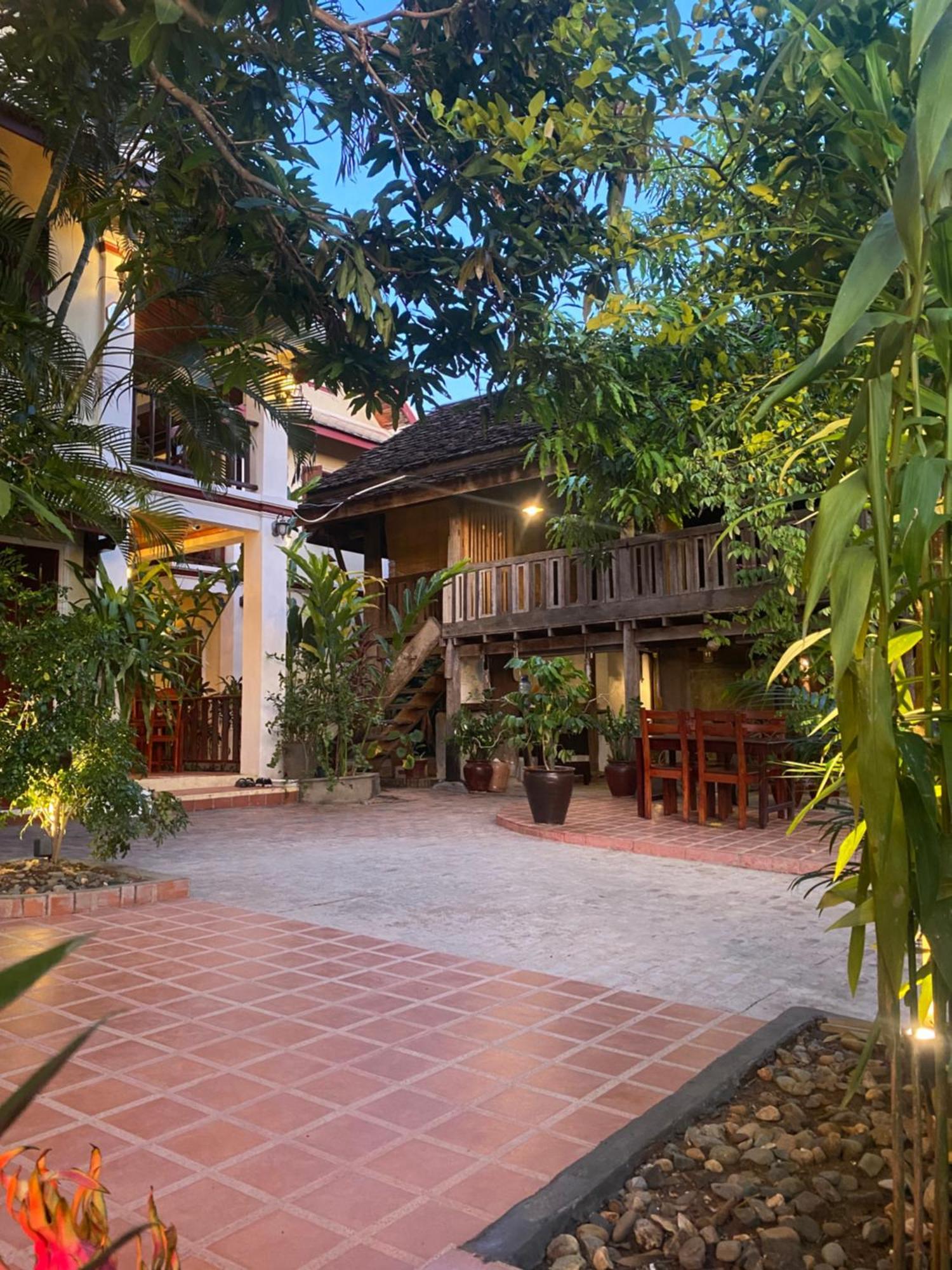 Golden Sun Boutique Hotel 루앙프라방 외부 사진